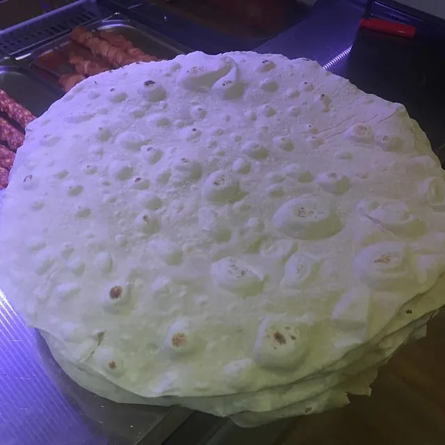 Selbstgebackenes Fladenbrot